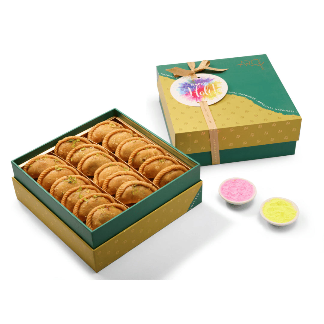 Pistachio Gujia Box (18 pieces)