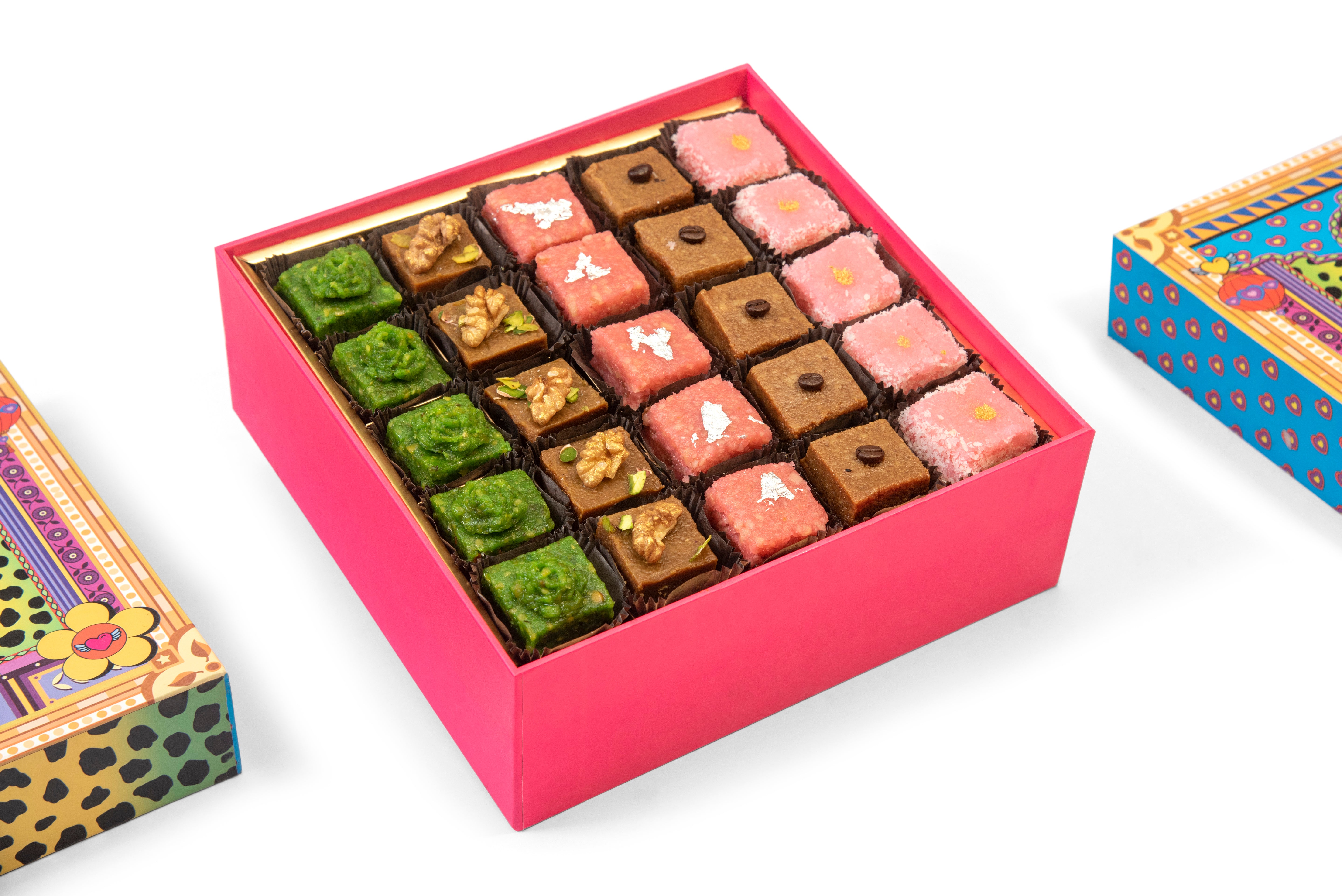 Trunk 25pc Param Sahib Box