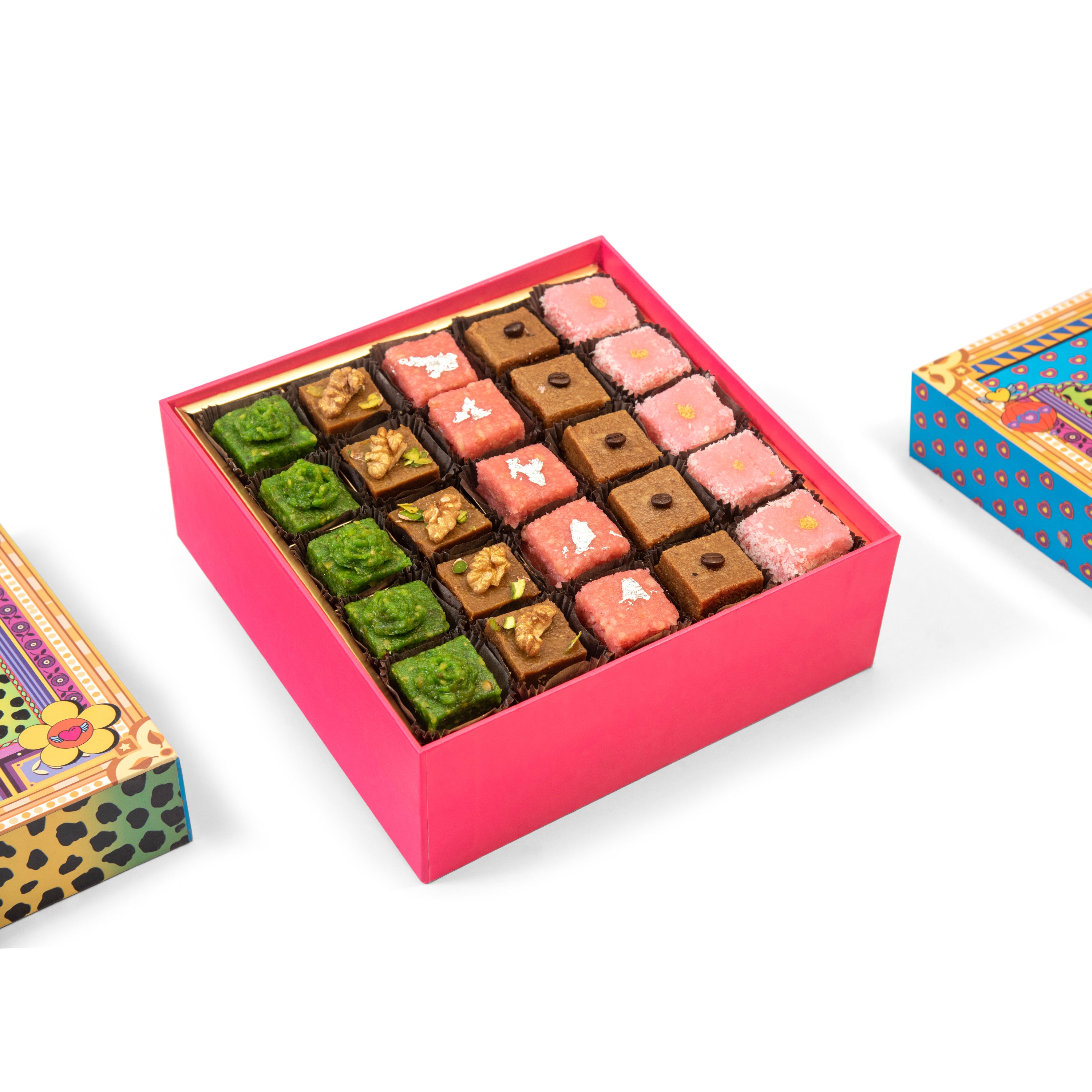 Trunk 25pc Param Sahib Box