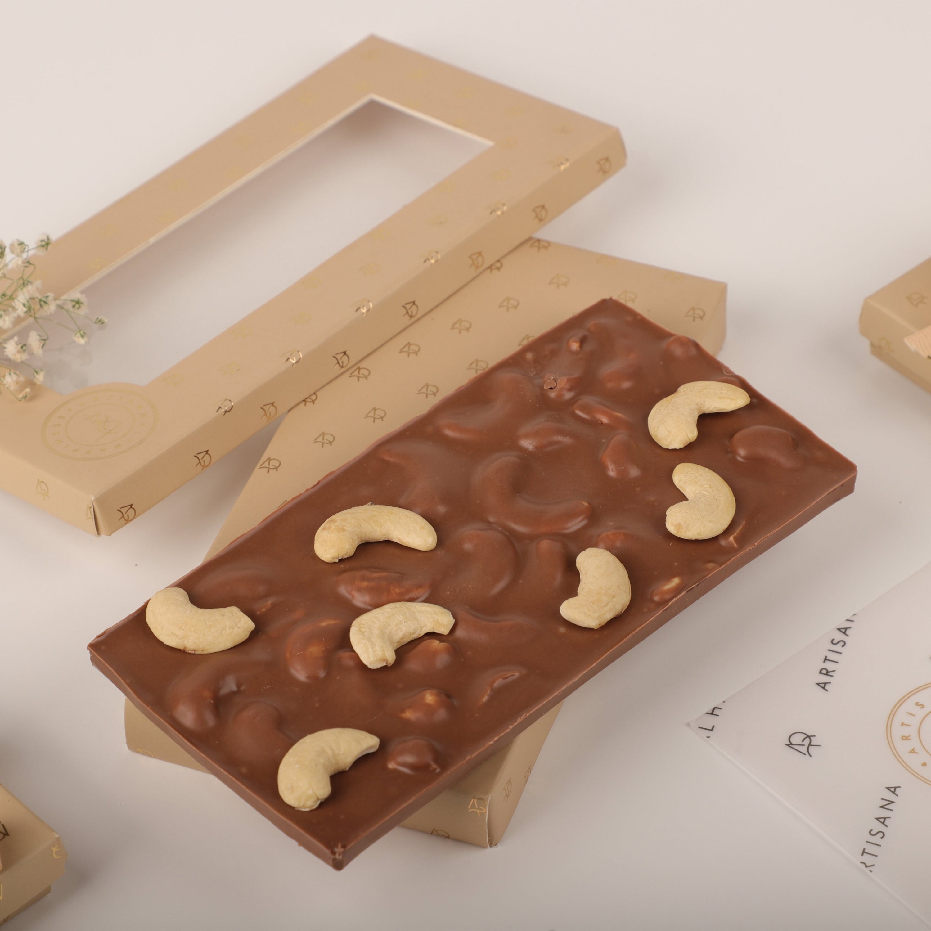 Cashew & Milk Chocolate Bar